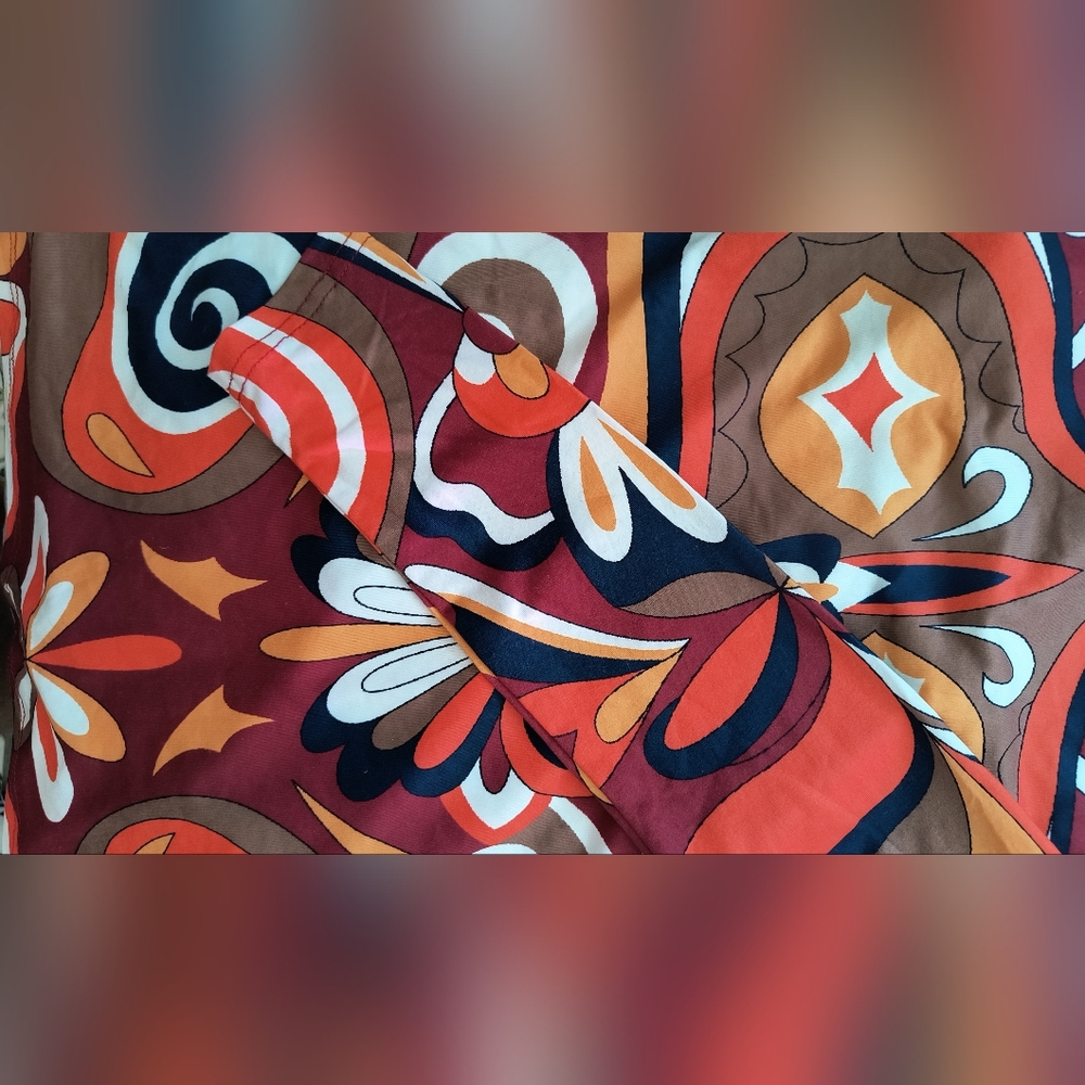 SHEIN Colorful Abstract Pattern Top - Picture 3 of 6
